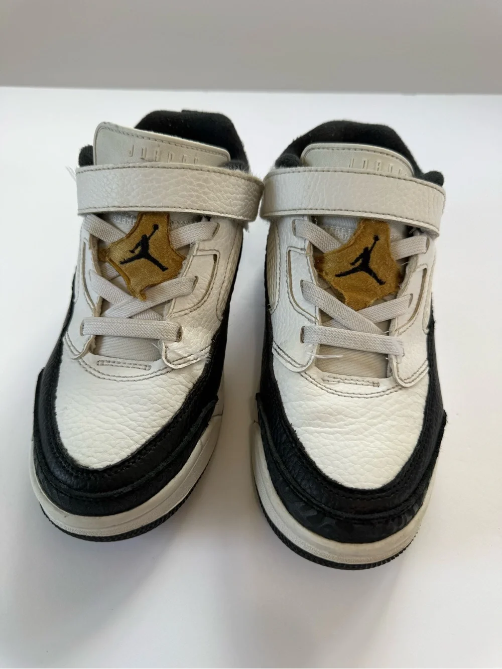 Nike Kids White, Black & Gold Low-Top Sneakers